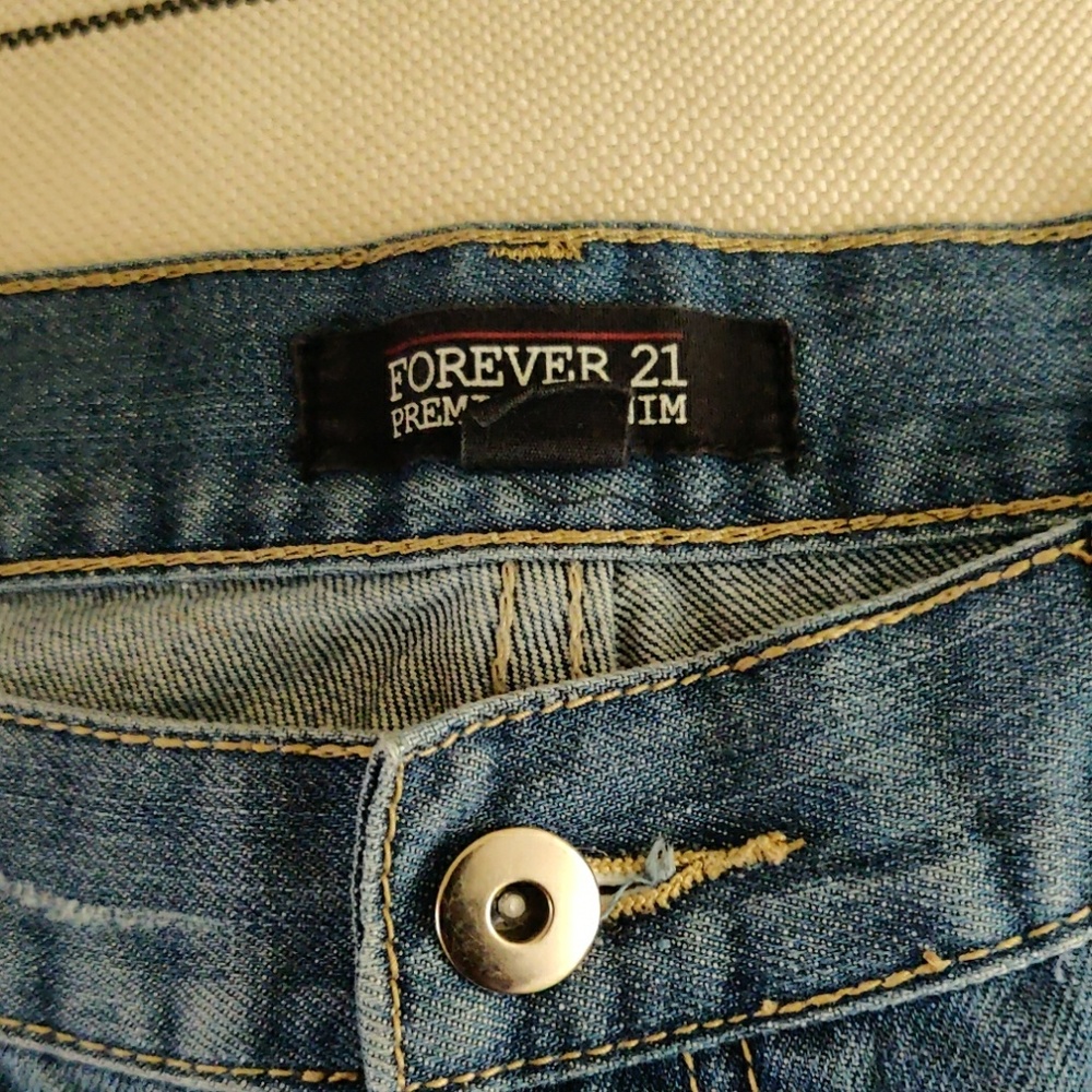 Shorts - Picture 2 of 4